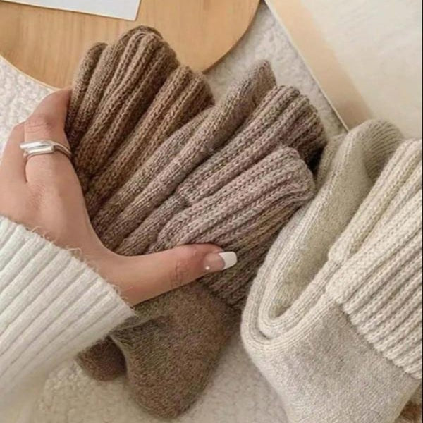 Last Day 49% OFF🔥 Women's Solid Mid-calf Socks