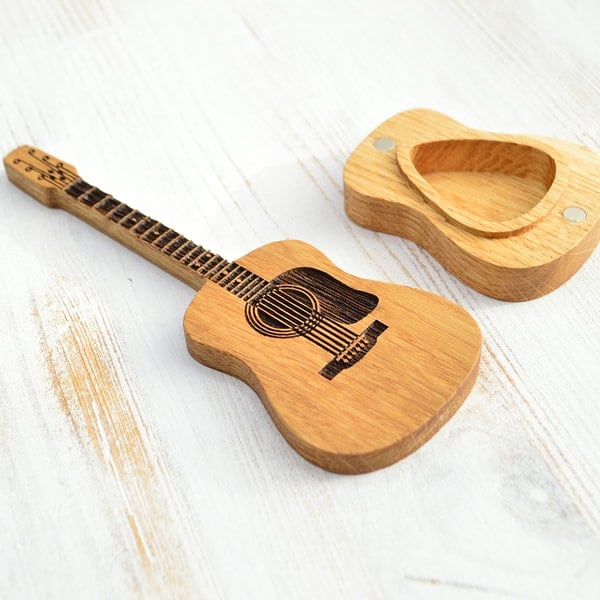 🎁Mini Cute Edition Wooden Guitar Plectrum Case🎸