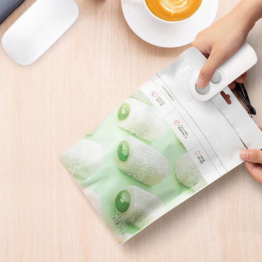 Mini snack bag sealing machine