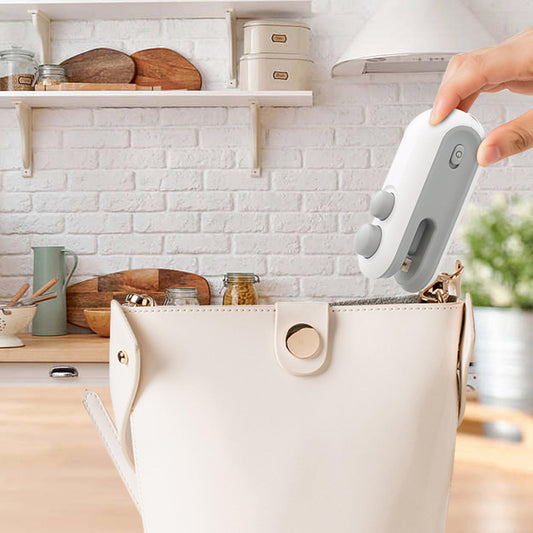 Mini snack bag sealing machine