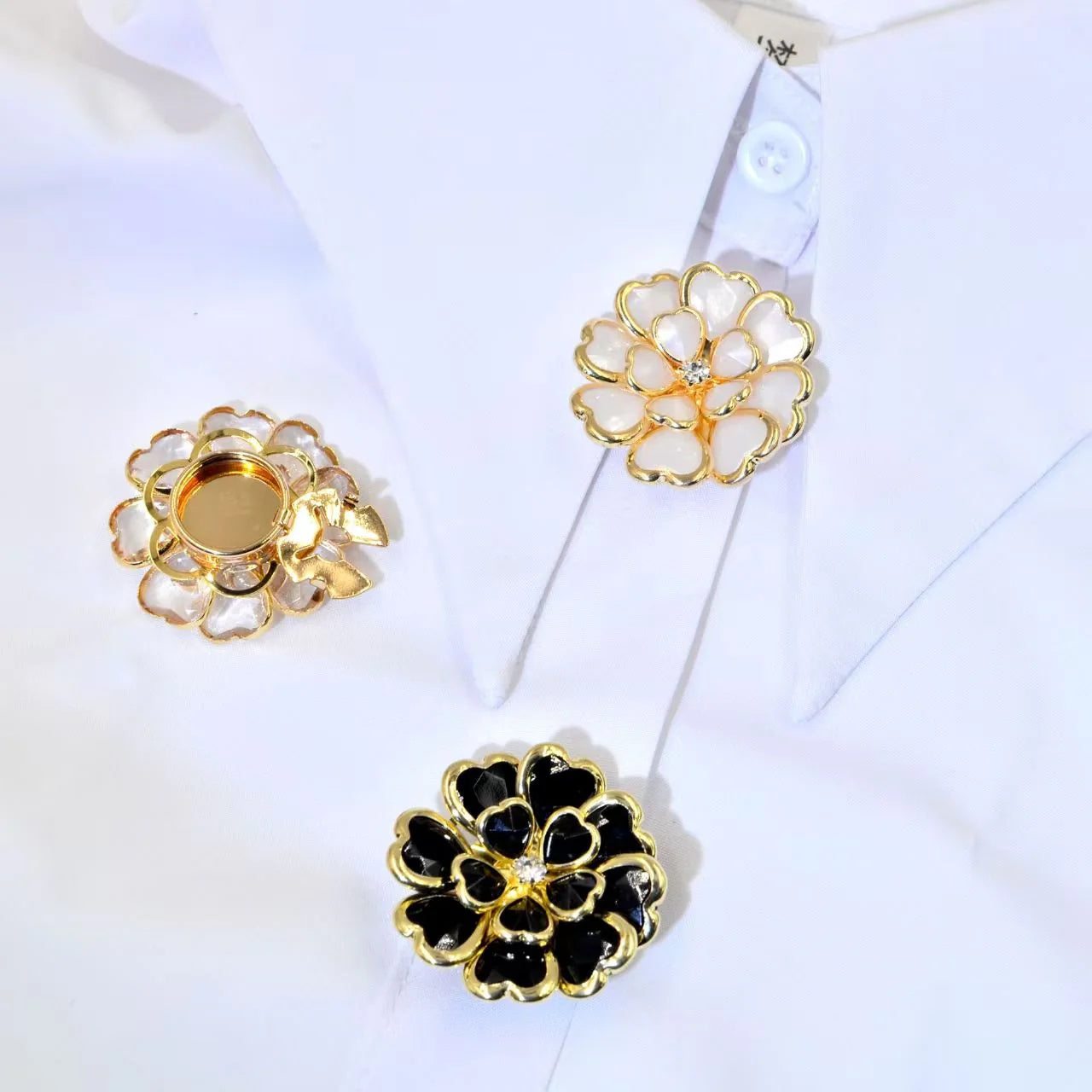 Last Day 49% OFF🔥Antique Bronze Enamel Flower Button Set🌺Subtle Detail for Shirts & Suits