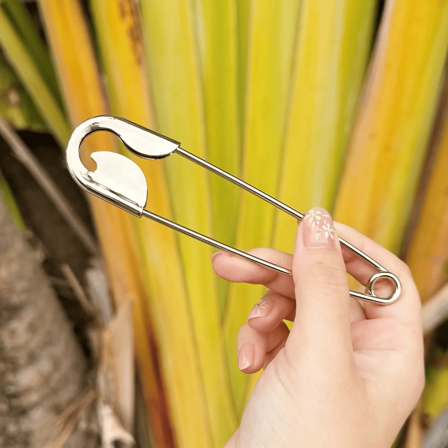 ✨ Elegant Metal Hair Claw Clip – Strong Hold Minimalist Hair Accessory（49% OFF)