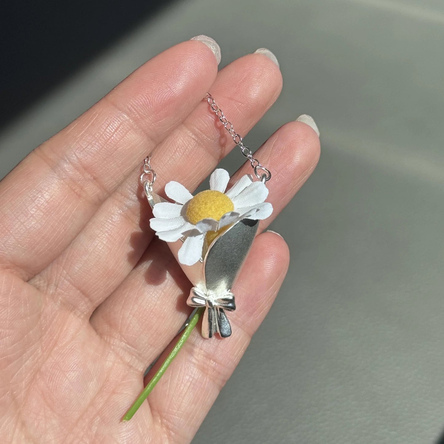 🌸Elegant Flower Bouquet Necklace – Show Your Love & Appreciation 💖
