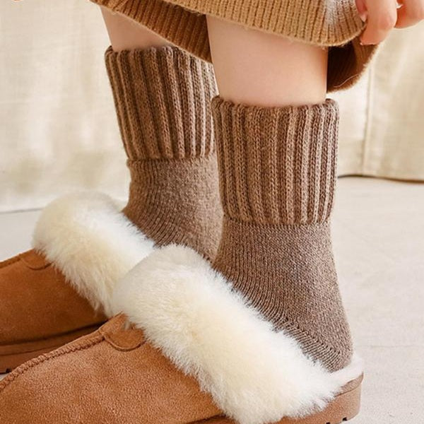 Last Day 49% OFF🔥 Women's Solid Mid-calf Socks