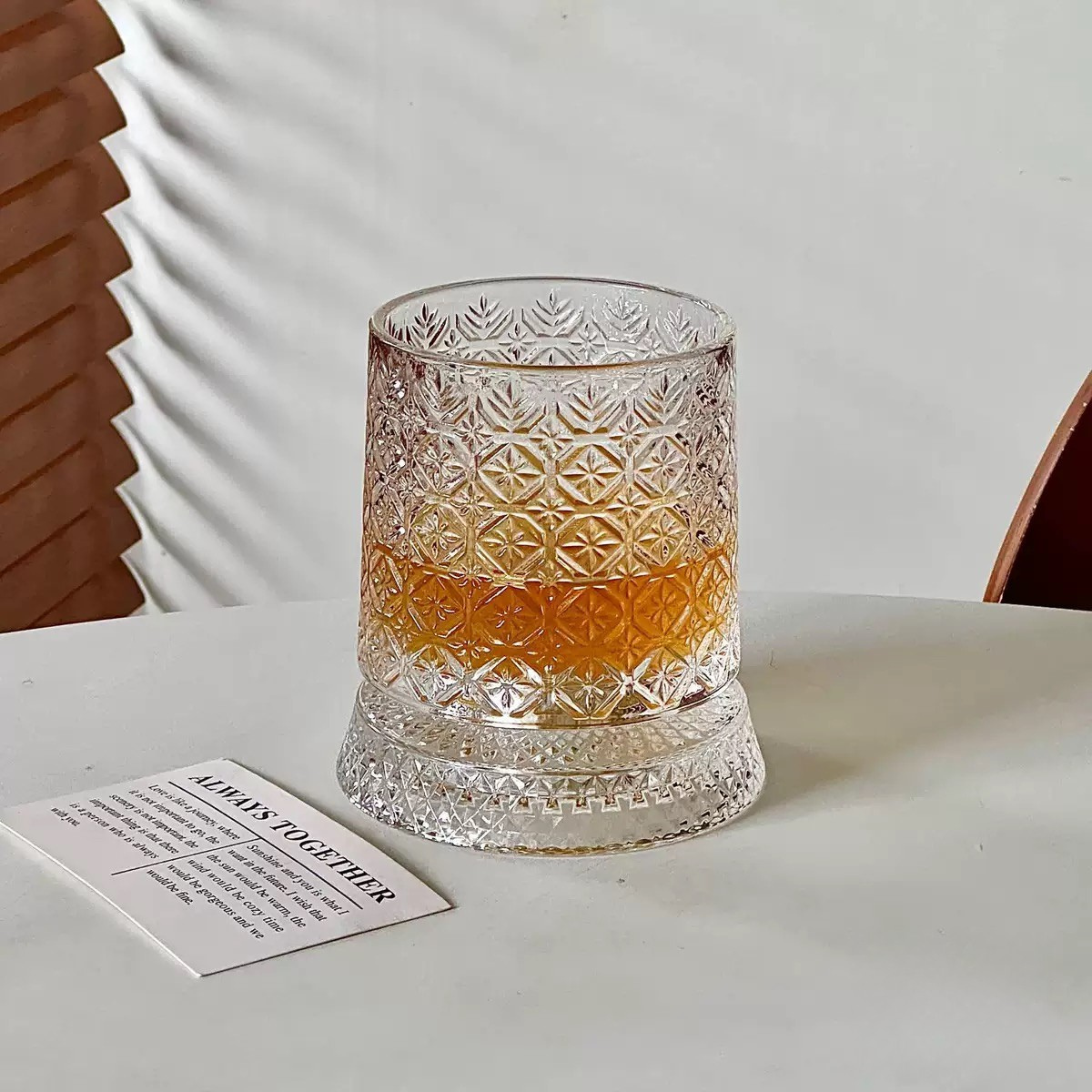 ✨ 360° Rotating Textured Glass Tumbler – Spin, Shine & Enjoy Every Drink