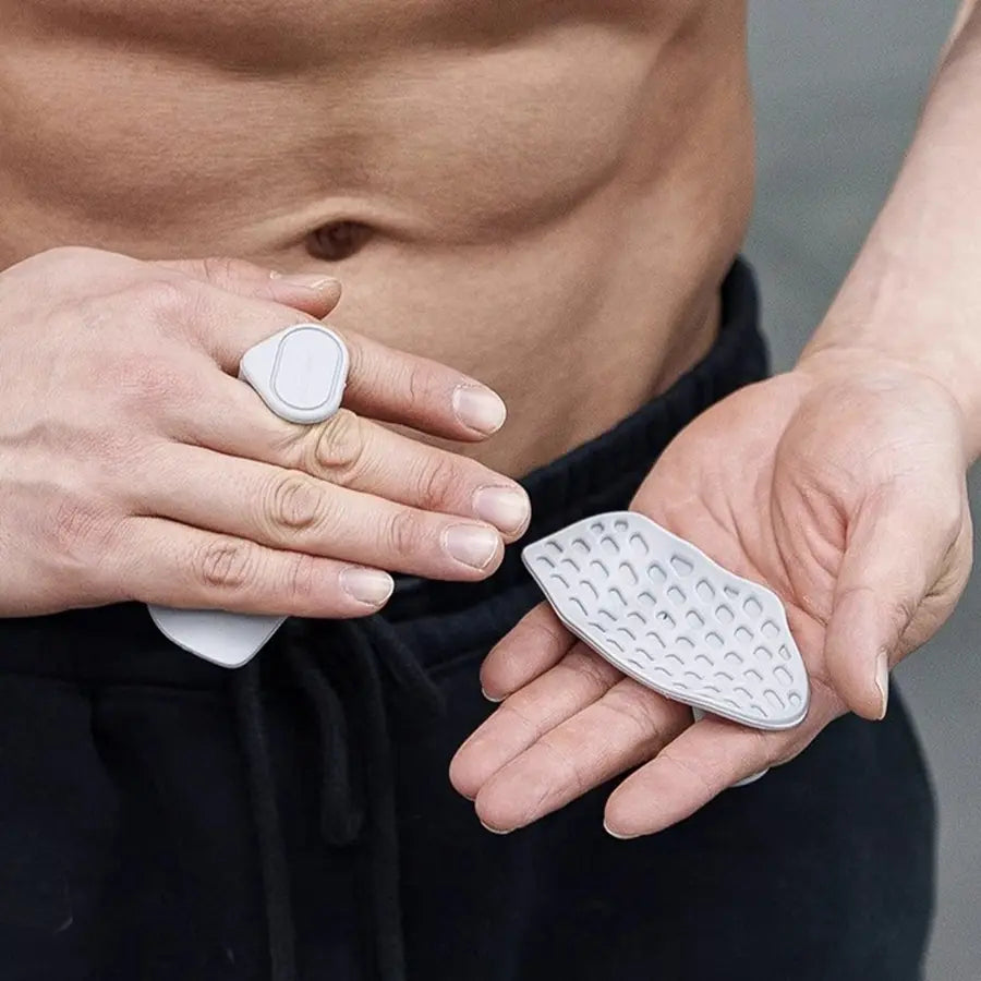 💪 Train Hard, Lift Strong — Silicone Palm Pads That Protect Every Rep