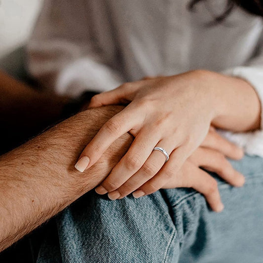 💍 Rotating Crystal Ring, Relieves Anxiety, Symbolizes Vows & Luck（🔥 49% OFF）